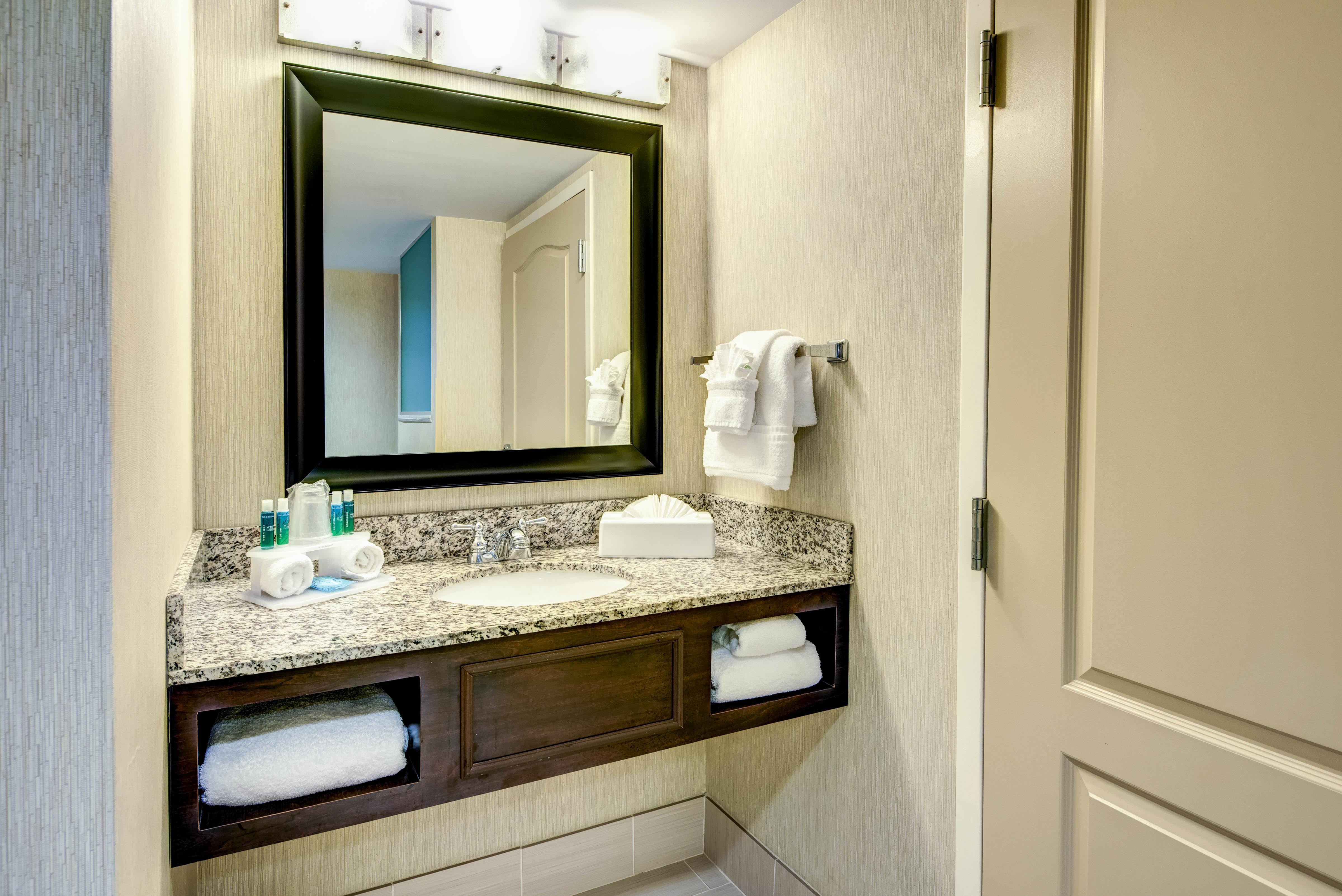 Holiday Inn Express - Neptune By Ihg Exteriér fotografie