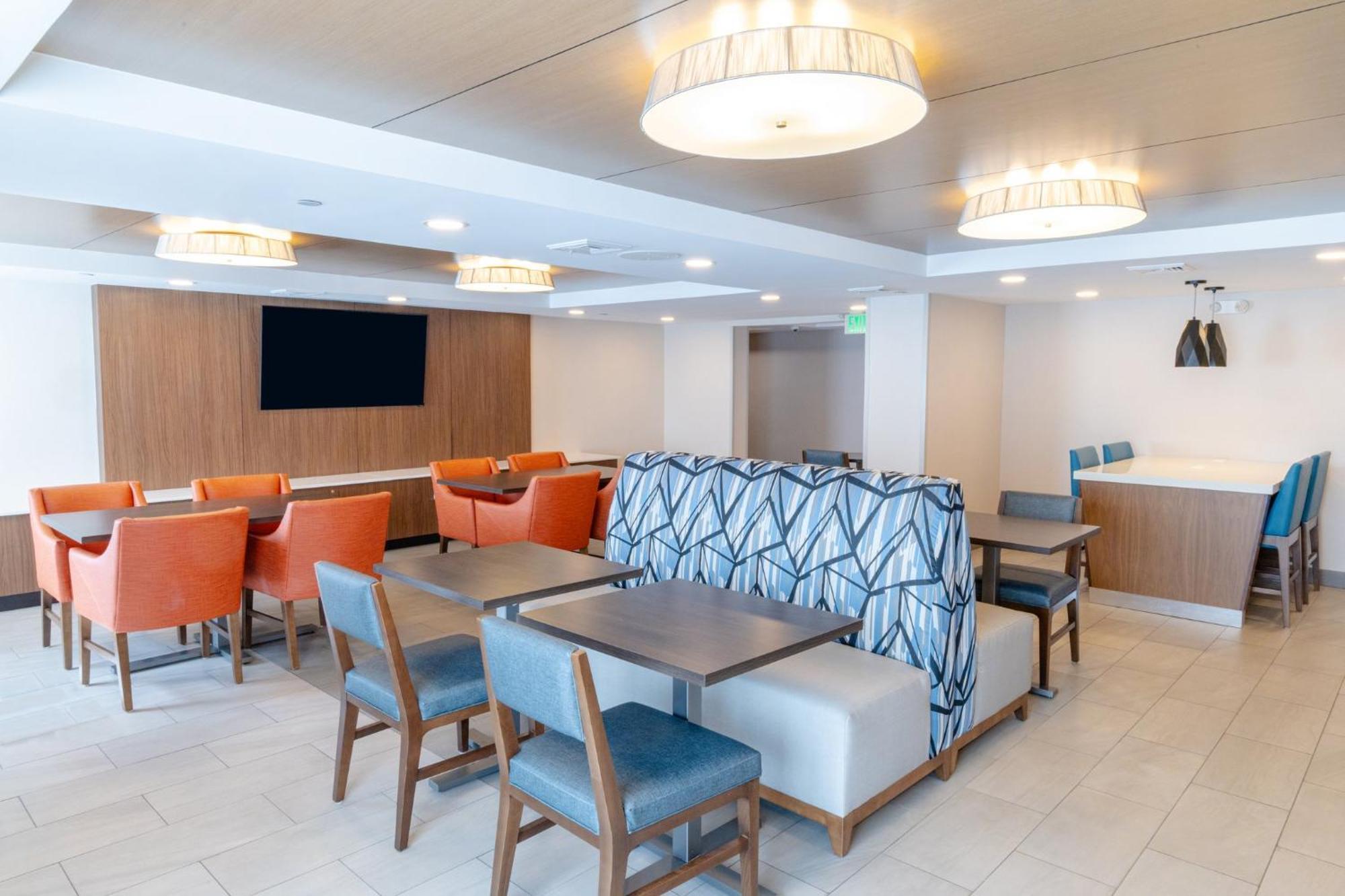 Holiday Inn Express - Neptune By Ihg Exteriér fotografie